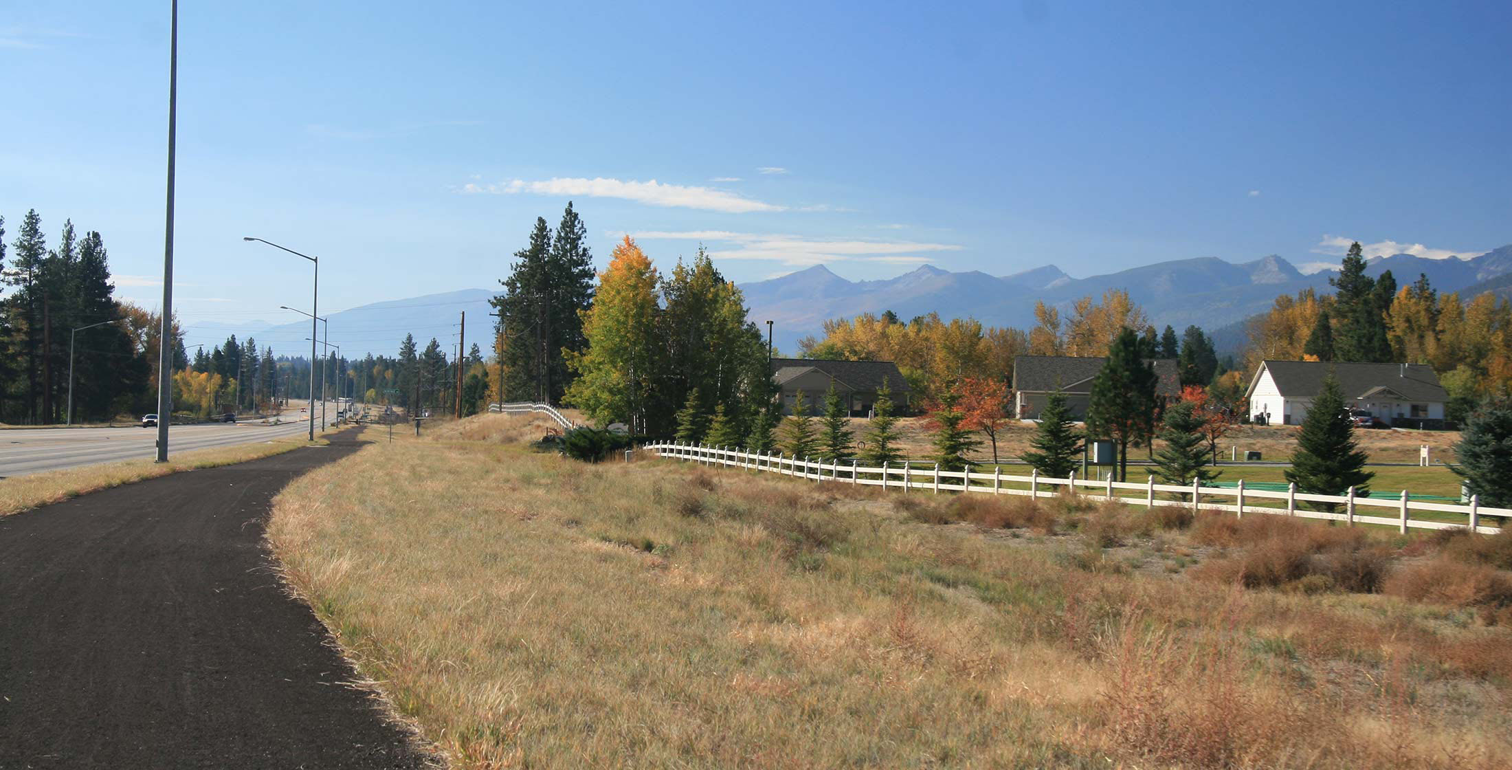 Fall colors in the Bitteroot Valley along the Bitteroot Trail